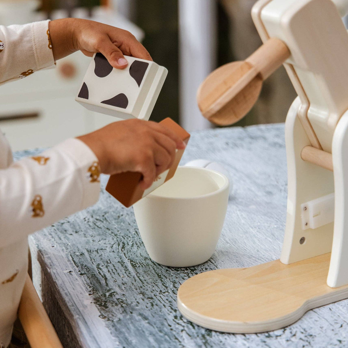 Houten Standmixer Speelset | Realistische mixer met melkpak, meel en ei