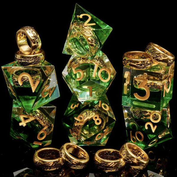 Dungeons and Dragons Dobbelsteen set Groen met Ring in de Stenen