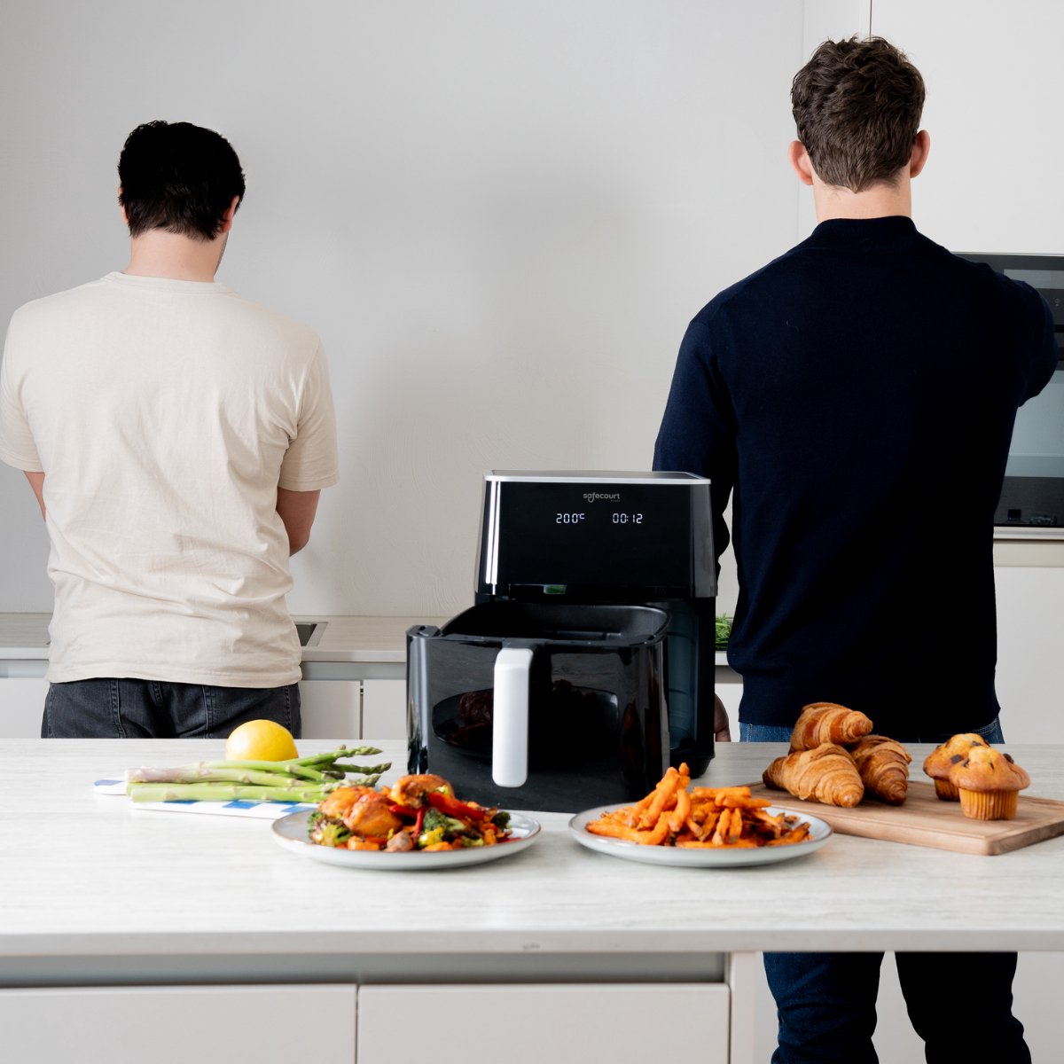 Safecourt Kitchen Airfryer XXL - Heteluchtfriteuse - 1800W - 7L Inhoud - 40ºC tot 200ºC - Zwart