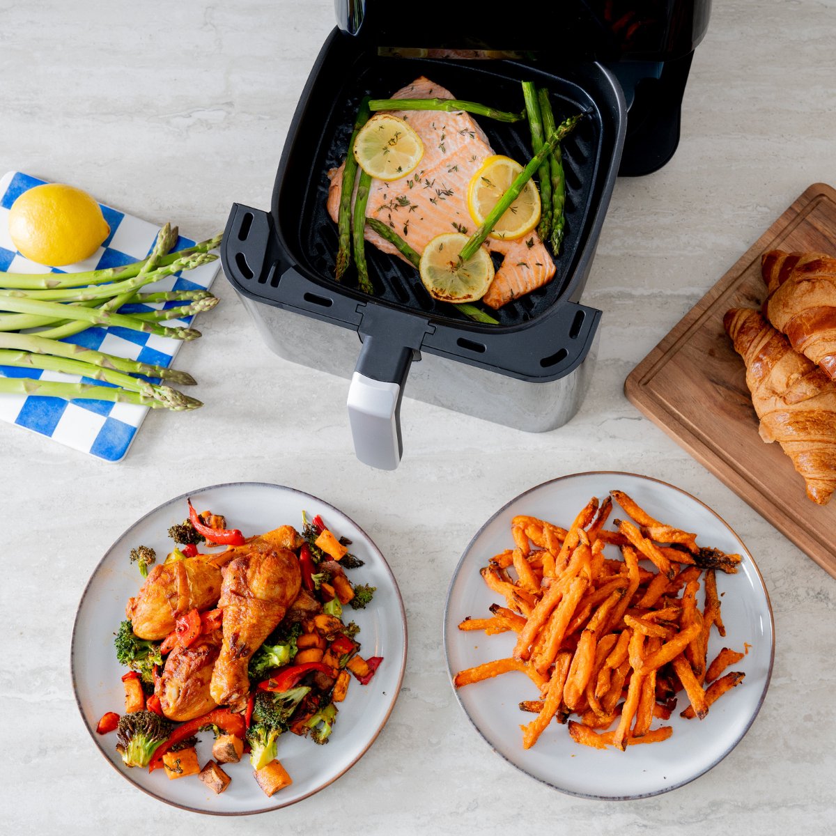 Safecourt Kitchen Airfryer XXL - Heteluchtfriteuse - 1800W - 7L Inhoud - 40ºC tot 200ºC - Zwart
