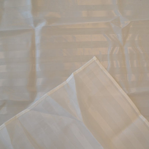 Douchegordijn - Wit - 180 cm x 180 cm - Inclusief ringen - Anti Schimmel - Polyester - Badgordijn