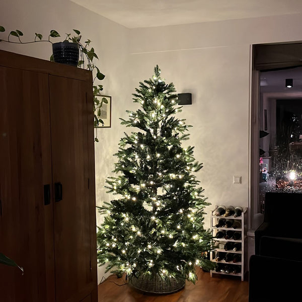Premium Kerstboom Excellent Trees® LED Kalmar 150 cm met verlichting - 210 Lampjes