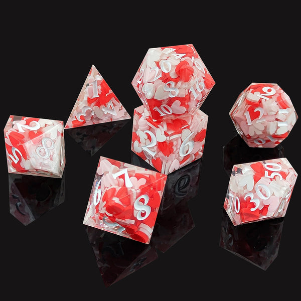 7 delige Resin Dice Set “Love Hearts”