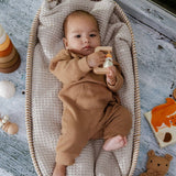 Baby First Toys Geschenkdoos | Complete giftbox met rammelaar, sensorisch boek en stapelspeelgoed