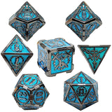 7-delige Metal Dice Set – “Mystic Relic” (Donkerblauw met Zwart)