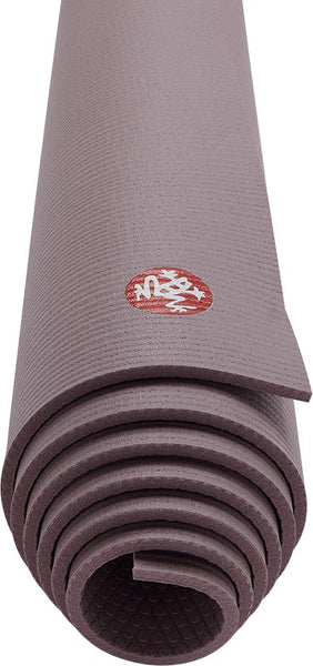 Manduka PRO Yoga Mat Oud Roze - Elderberry | 66 x 183 cm, x 0,6 mm dik | Zeer Goede Antislip & Latexvrij | Ideaal voor Hot Yoga & Vinyasa Flow | Deze Yogamat biedt een optimale ondersteuning voor rug, heupen, knieën en ellebogen op harde ondergronden