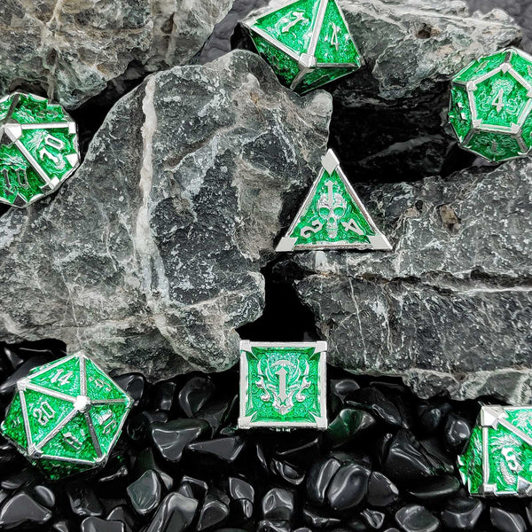 7-delige Metal Dice Set ‘Emerald Skull’