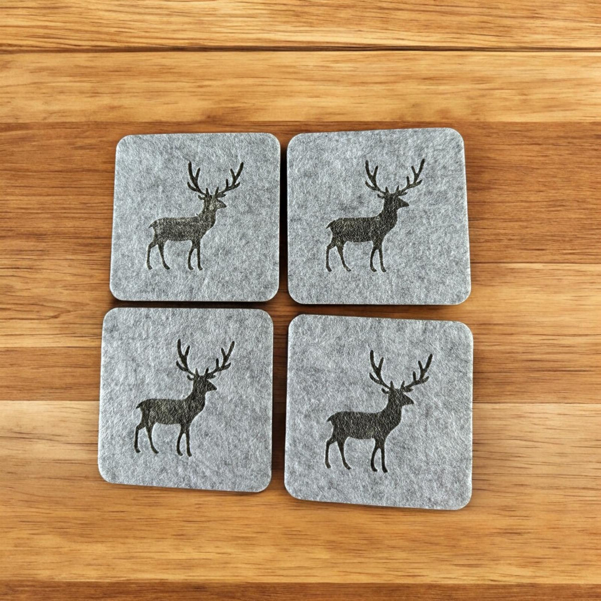 Onderzetters - Grijs met Eland - 4 stuks - Vilt - Dubbelzijdig - Tafelbeschermer - Onderzetters voor Glazen