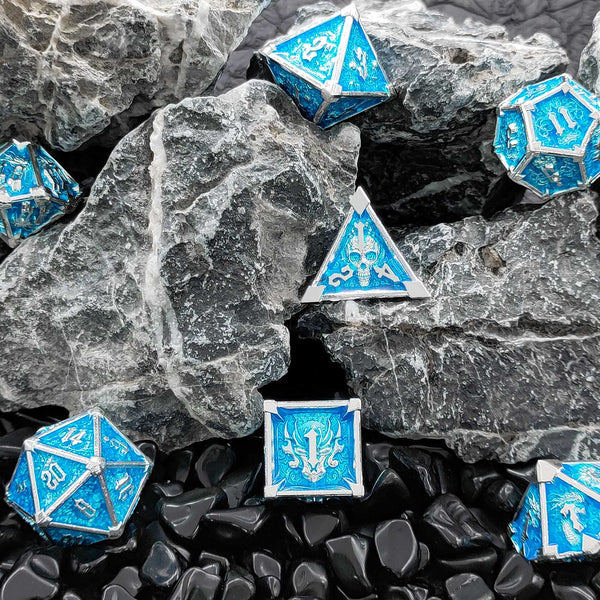 7-delige Metal Dice Set – “Frostbite” (Blauw met Zilver)