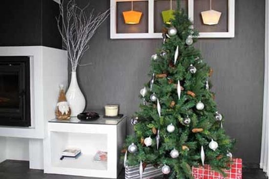 4Goodz kunstkerstboom Royal Majestic Spar met Dennenappels