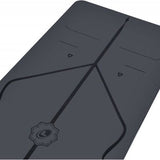 Liforme Compacte Travel Yogamat Grijs - (66 x 180 x 0,2 cm) 1,6 kg | Inclusief Draagtas | Lichtgewicht & Reisvriendelijk | Uitstekende Grip & Snel Drogend | Milieuvriendelijk Rubber | AlignForMe Markeringen | Geschikt voor Yoga Onderweg