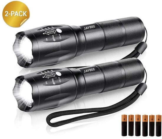 JayBee LED Zaklamp Set van 2 – 1000 Lumen – Zoombaar – 5 Lichtmodus – Op Batterijen – IP65 Waterdicht – Inclusief Batterijen – Voor Kamperen & Noodpakket – Zaklantaarn – Zwart