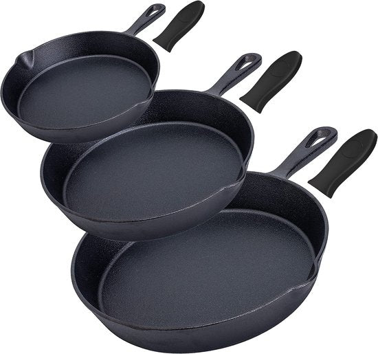 Gietijzeren Koekenpan Set 3-delig – Skillet Set Ø16, Ø19,5 & Ø24,5 cm – Pre-seasoned Gietijzer – Geschikt voor Inductie, Gas, Oven & BBQ – Inclusief Siliconen Handgrepen