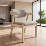 Houten Eetkamerstoel met Armleuning en Grijs Kussen – Scandinavisch Design – Comfortabele Keuken- en Woonkamerstoel – 73x50x50 cm