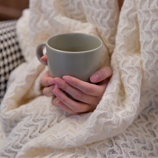 Zachte en Warme Deken - Wit - 100% Acryl - 130x160 cm - Lichtgewicht met Stijlvolle Franjes - Ideaal als Sprei, Plaid, Woondeken, Bankkleed of Sierdeken