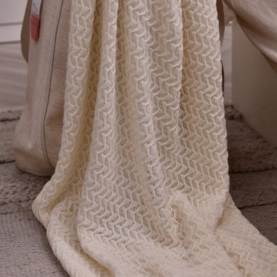 Zachte en Warme Deken - Wit - 100% Acryl - 130x160 cm - Lichtgewicht met Stijlvolle Franjes - Ideaal als Sprei, Plaid, Woondeken, Bankkleed of Sierdeken