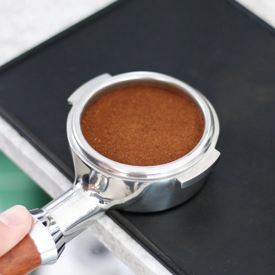 Koffieverdeler - 51mm – Koffie Distributeur – Espresso Verdeler – Coffee Distributor - Koffiemachine – Espressomachine - Zwart
