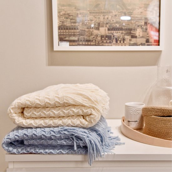 Zachte en Warme Deken - Wit - 100% Acryl - 130x160 cm - Lichtgewicht met Stijlvolle Franjes - Ideaal als Sprei, Plaid, Woondeken, Bankkleed of Sierdeken