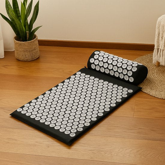 Spijkermat Set met Kussen - 64x44 cm - Zwart - Acupressuur Mat & Spijkerbed - Inclusief Acupunctuur Kussen - Shakti Massage Ervaring