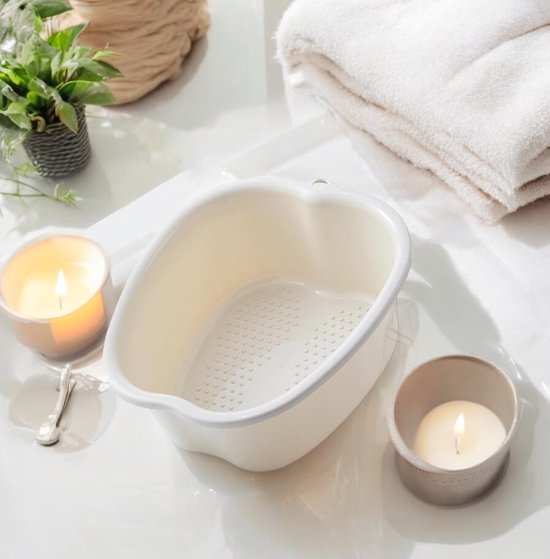 Voetbad - 37 33 15 - Voetenbad - Massagebad - Ontspanning