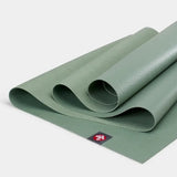 Manduka eKO SuperLite Reis Yoga Mat Leaf Green - Groen – 180x61 cm – Slechts 1,5 mm Dik en weegt 1 KG - Ultralicht, Ultradun & Biologisch Afbreekbare Reis yogamat – Superieure Grip & Duurzaam Natuurlijk Rubber – Ideaal voor Onderweg