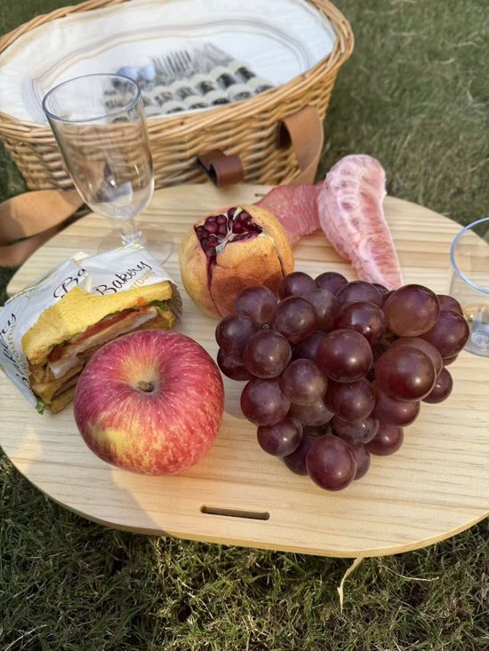 Luxe Ronde Rotan Picknickmand met Serviesset & Houten Serveerplank – Compleet 2-Persoons Picknickpakket met Deksel, Glazen en Binnenvoering