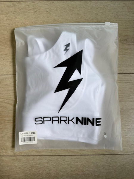 SparkNine Elevate sport-bh - M - wit - gekruiste rug - push-up effect - stevige ondersteuning - met uitneembare pads