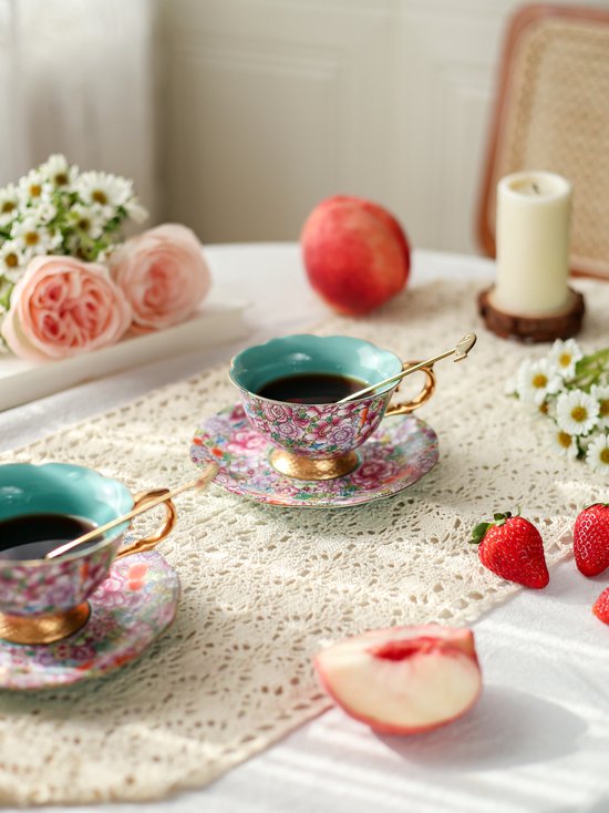Vintage Bloemen Koffiekop & Schotel Set – Luxe Thee- en Koffieservies met Gouden Lepel – Elegant & Tijdloos