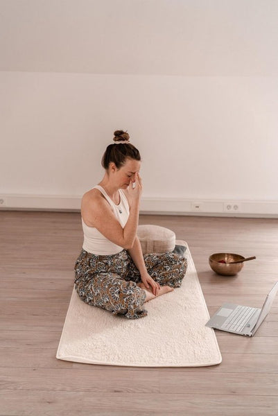Yogamat merino wol extra lang & breed 200 x 75 | Geschikt voor Yin Yoga of Yoga Nidra | Schapenwol heeft een zelfreinigend vermogen