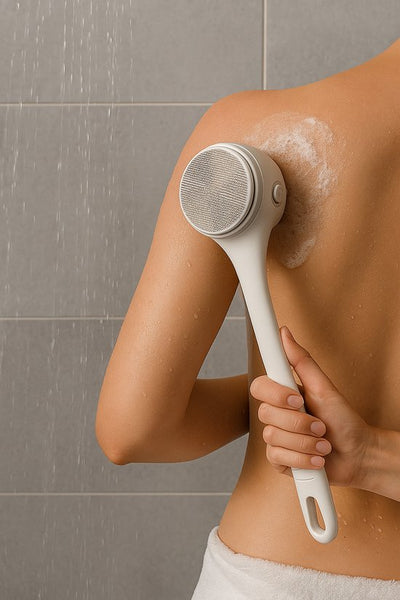 Elektrische Doucheborstel met 5 Opzetstukken – Wit – Diepe Reiniging & Massage – Oplaadbaar – Waterproof – Voor Rug, Benen & Gezicht