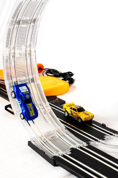 DMG Supply Racebaan - Autobaan Speelgoed - 2 Opstellingen Mogelijk - Dubbele Racebaan met Looping - 2 Auto's - Rondeteller - 3 Meter