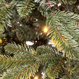 Premium Kerstboom Excellent Trees® LED Mantorp 210 cm met 380 Lampjes