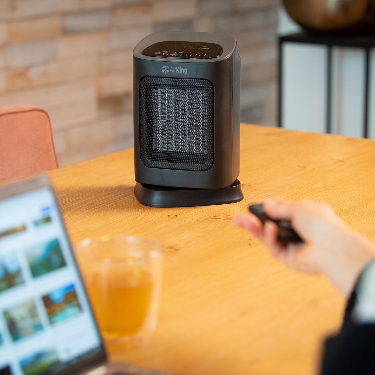 Elektrische Kachel - Compacte Keramische kachel met touchscreen - 2 Standen 900 en 1800 Watt - Kantelbeveiliging - Draagbaar