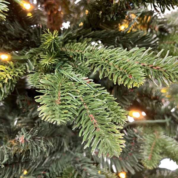 Premium Kerstboom Excellent Trees® LED Mantorp 150 cm met 190 Lampjes