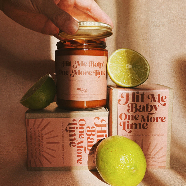 Hit me baby one more lime Kaars